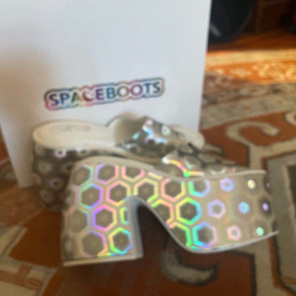 Holographic Platform Slides - Picture 2 of 4